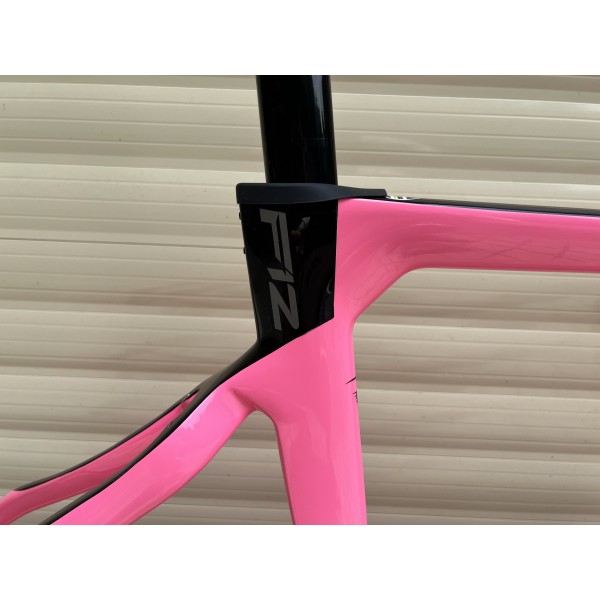 pinarello dogma f12 pink